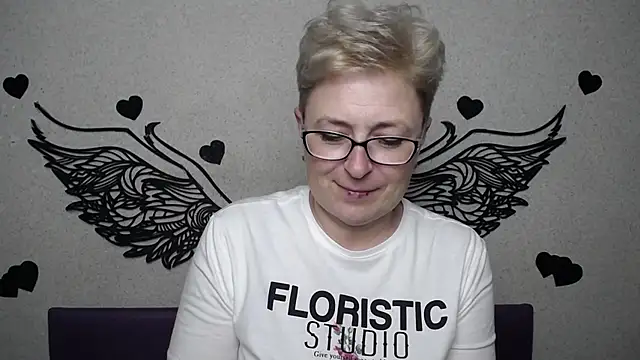 EmiliaGree Chat XXX in diretta