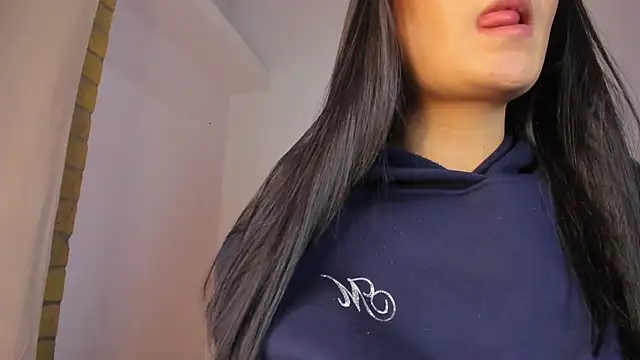 Lucia_velez 现场XXX聊天