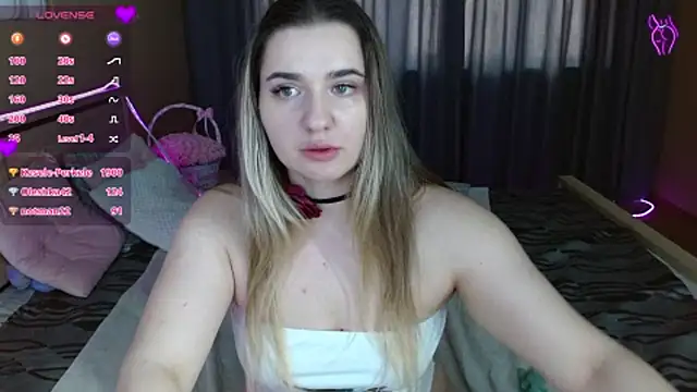 Webkamerová show Smi1eF1ower