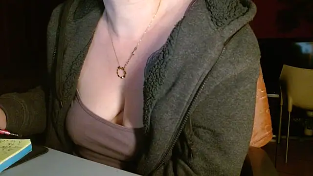 petitoiseau67 élő XXX-chatje