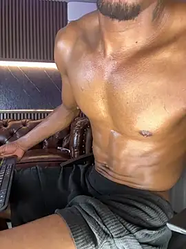 Chatroom XXX en direct de AaronCruz_