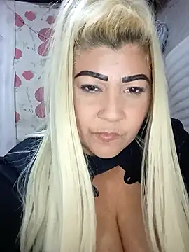 XXX chat uživo modela BonniAdams