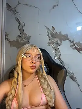 JuliethMossのライブXXXチャット