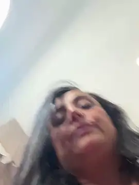 hotadhara01 élő XXX-chatje