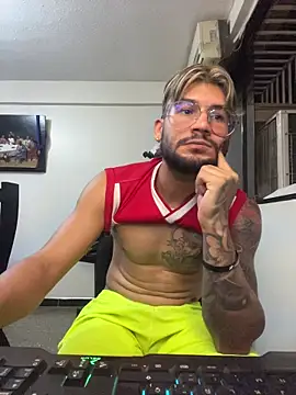 thedragonboyxxx Show in webcam