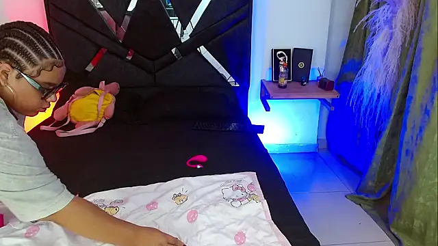 Chatroom XXX en direct de SunnieFrequency