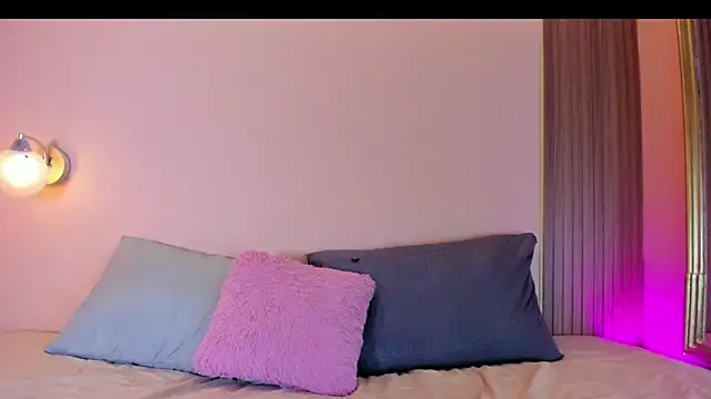 ZoeyMonroe_のライブXXXチャット