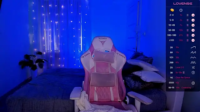 AnyaTaylor_のライブXXXチャット