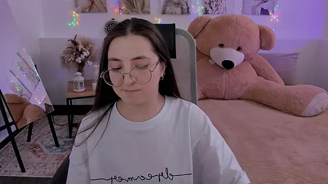 VirtuallVoyant 라이브 XXX 채팅