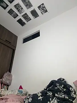 EvaDelaRosa: διαδικτυακό σόου στην κάμερα