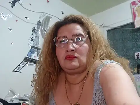 Perla1981-- Chat XXX live