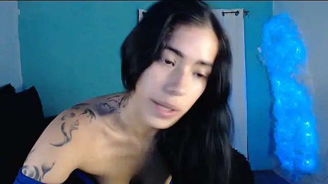 LESLIEBLACK_ Adlı Modelin Canlı XXX Sohbeti