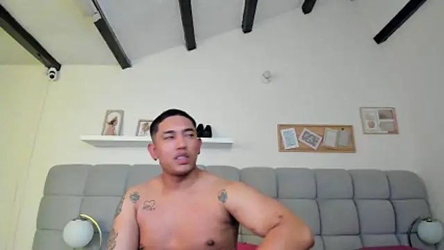 Pokazy przed kamerką – erotic_sins