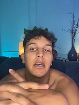 XXX chat uživo modela Leo_Savage_