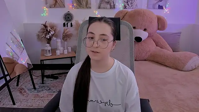 VirtuallVoyant's Live XXX Chat