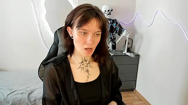 Elastikisss élő XXX-chatje