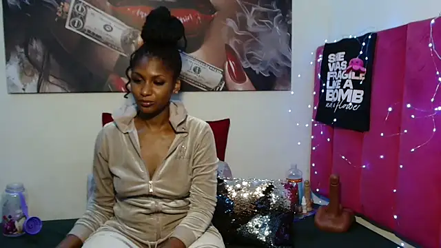 Moreish-06's Live XXX Chat