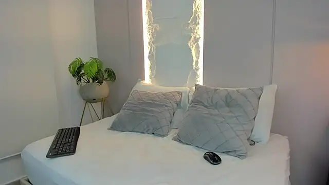 Онлайн чат XXX mia_watsonn_