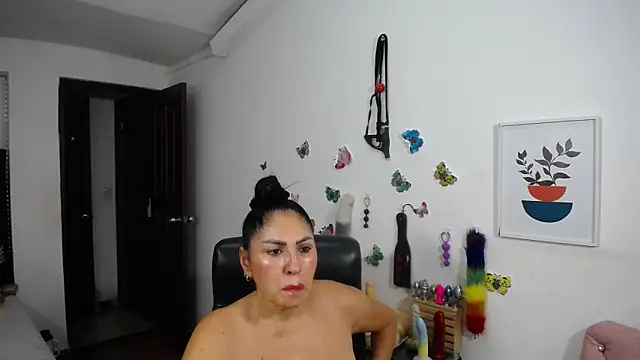 دردشة mature_bigboobs10 الجنسية المباشرة