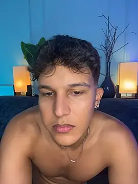 Chatroom XXX en direct de Leo_Savage_