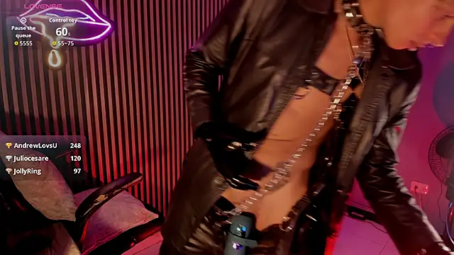 Pokazy przed kamerką – Maximoking26