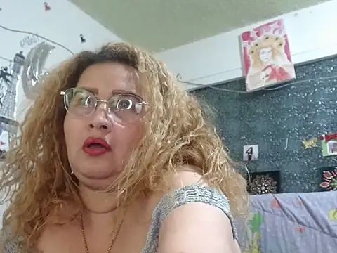 Perla1981-- Live XXX Chat