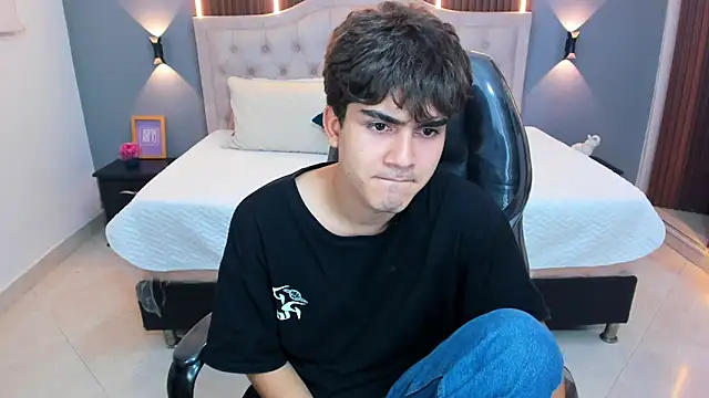 Онл айн чат XXX Tommy18__