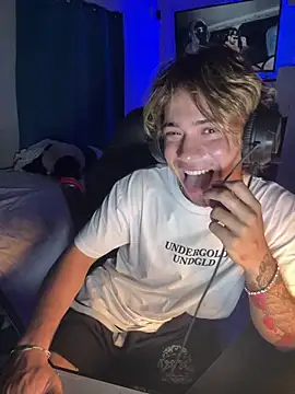 Živý XXX chat AngelLatinBoy