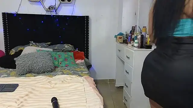 Chat XXX ao vivo de charlotte_077