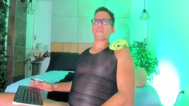 Онлайн чат XXX JacobDraven