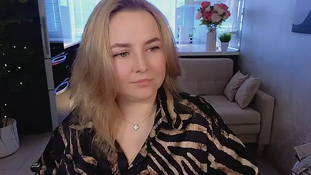 Mira_Mermayd élő XXX-chatje