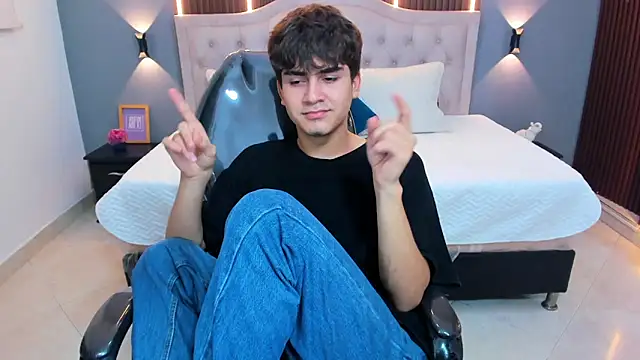 Tommy18__ Live XXX-chat