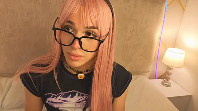 Nioki_: διαδικτυακό σόου στην κάμερα