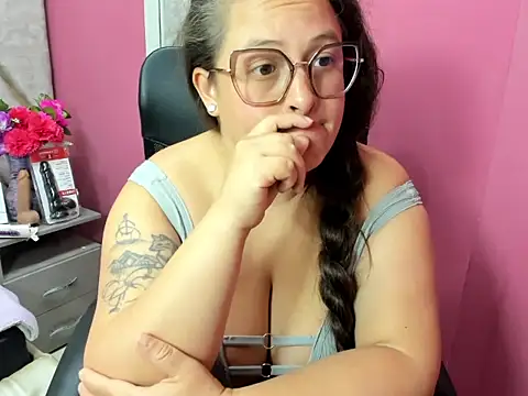 Sarah_Boobs_ Chat XXX in diretta