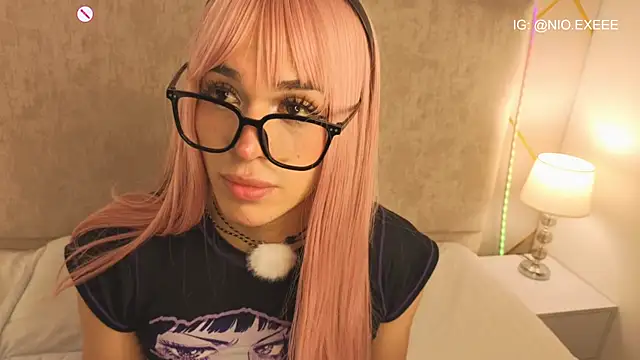 Nioki_ লাইভ XXX চ্যাট