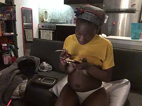 littyleesh1 Show in webcam