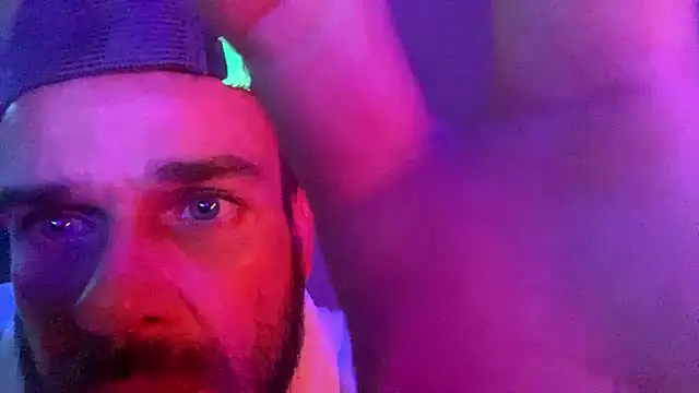 Chatroom XXX en direct de Guyst049