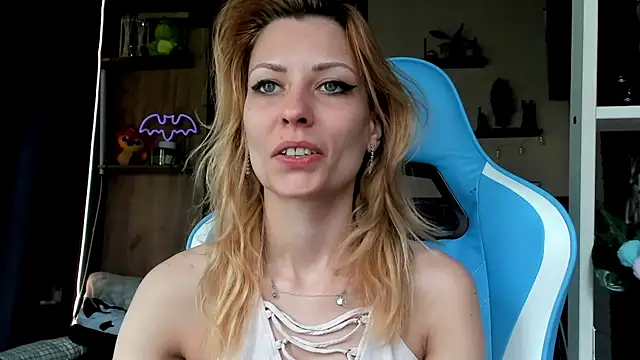 karo123421's Live XXX Chat