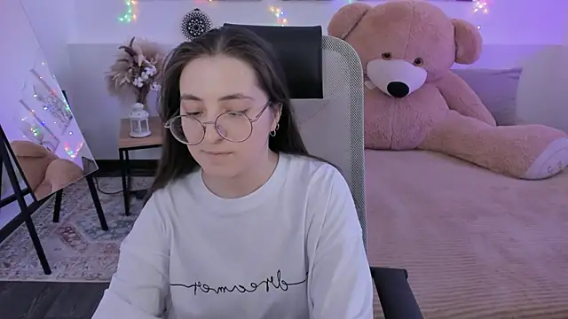 VirtuallVoyant's Live XXX Chat