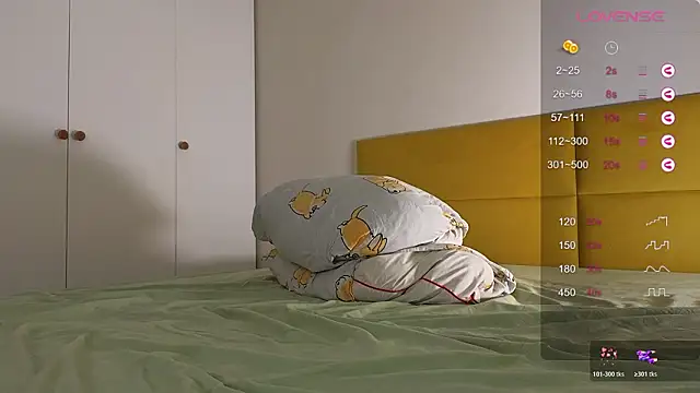 AliceKingsleigh live XXX chat