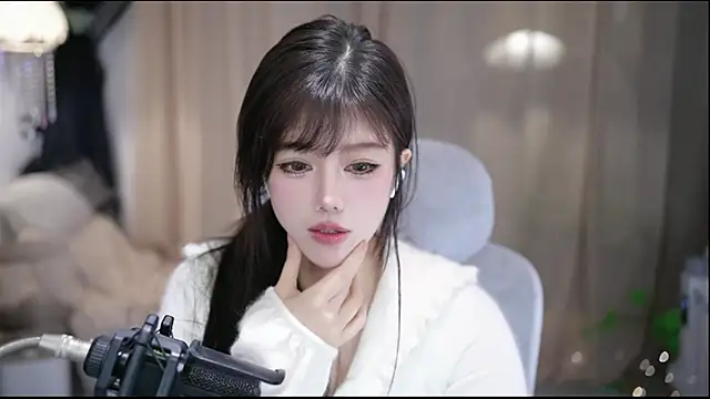 Cecily 即時 XXX 聊天