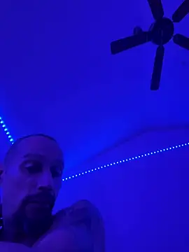 Chatroom XXX en direct de faces818