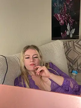 blondebunny999_999's Webcam Show