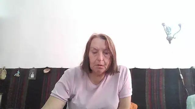 AnnaLive570's Webcam Show