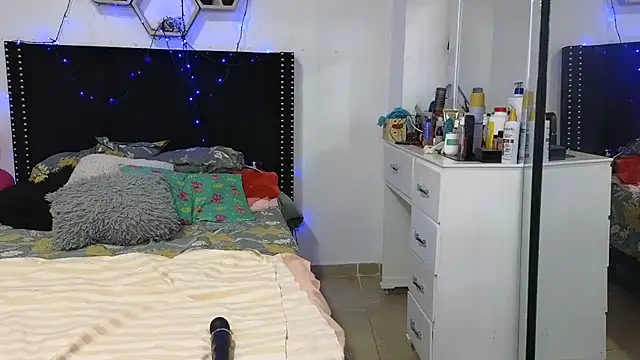 charlotte_077 Chat XXX in diretta