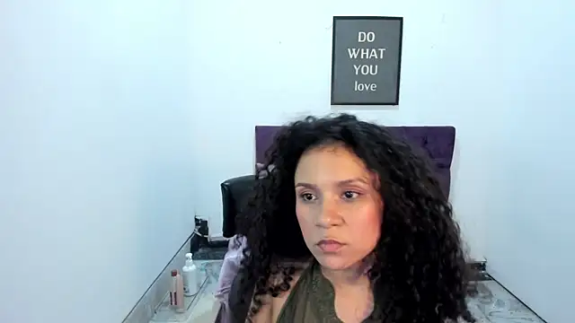 Chat XXX ao vivo de Little18Doll