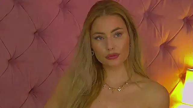 MisshaNight Webcam show