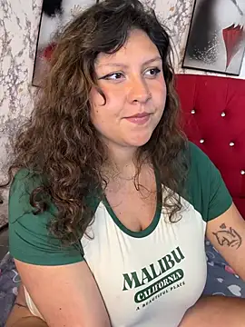 XXX chat uživo modela Larissa_Antonella