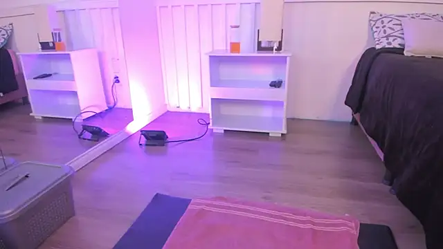 maya1_'s Live XXX Chat