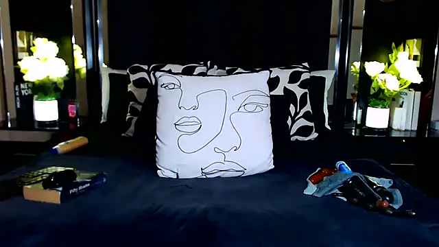 MONSTERTITS44DDD – Naživo XXX chat